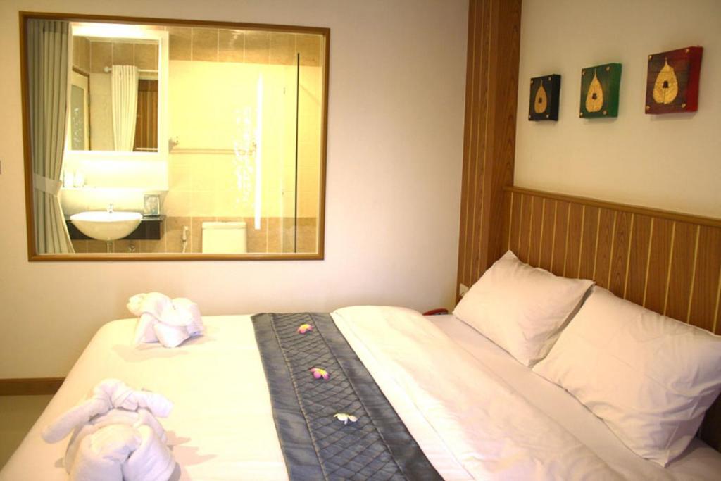 Santi White Hotel Phuket Habitación foto