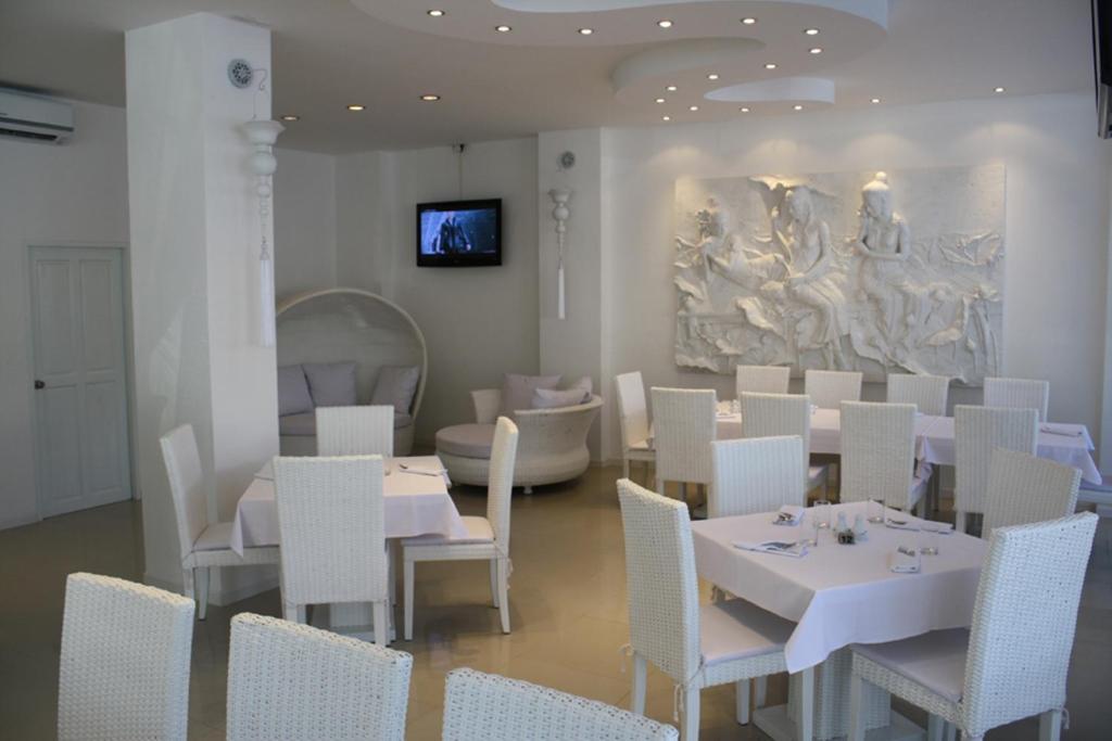 Santi White Hotel Phuket Exterior foto