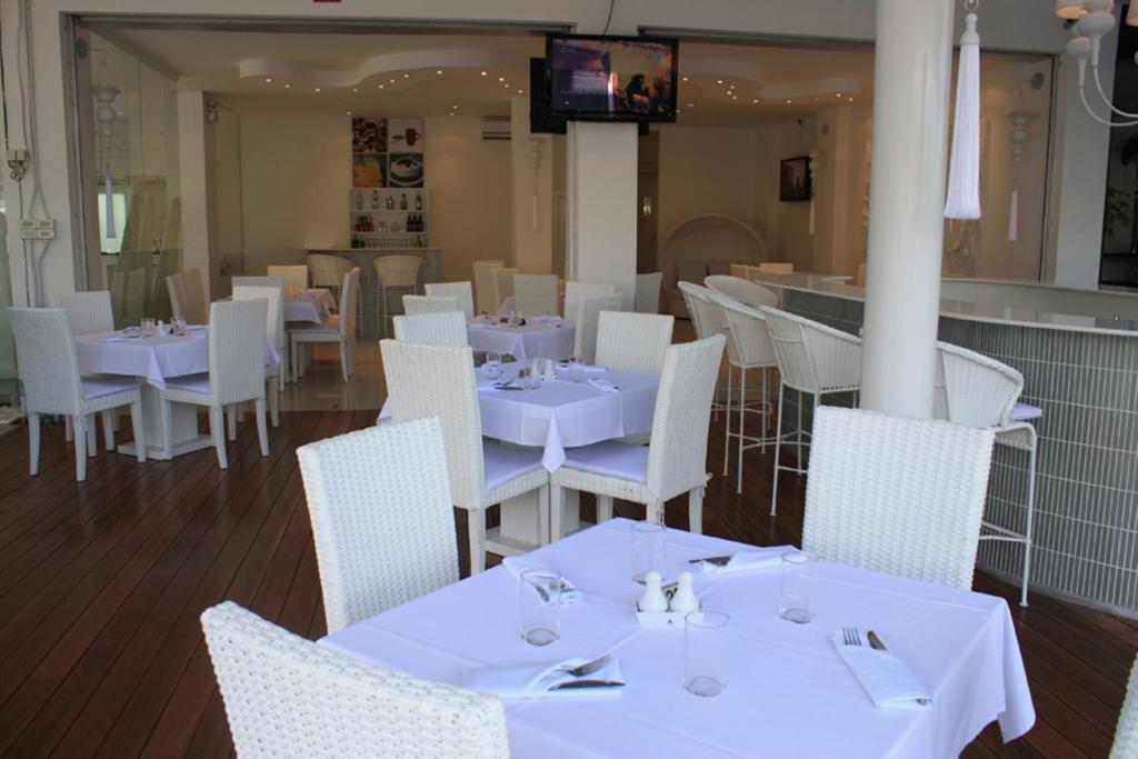 Santi White Hotel Phuket Exterior foto